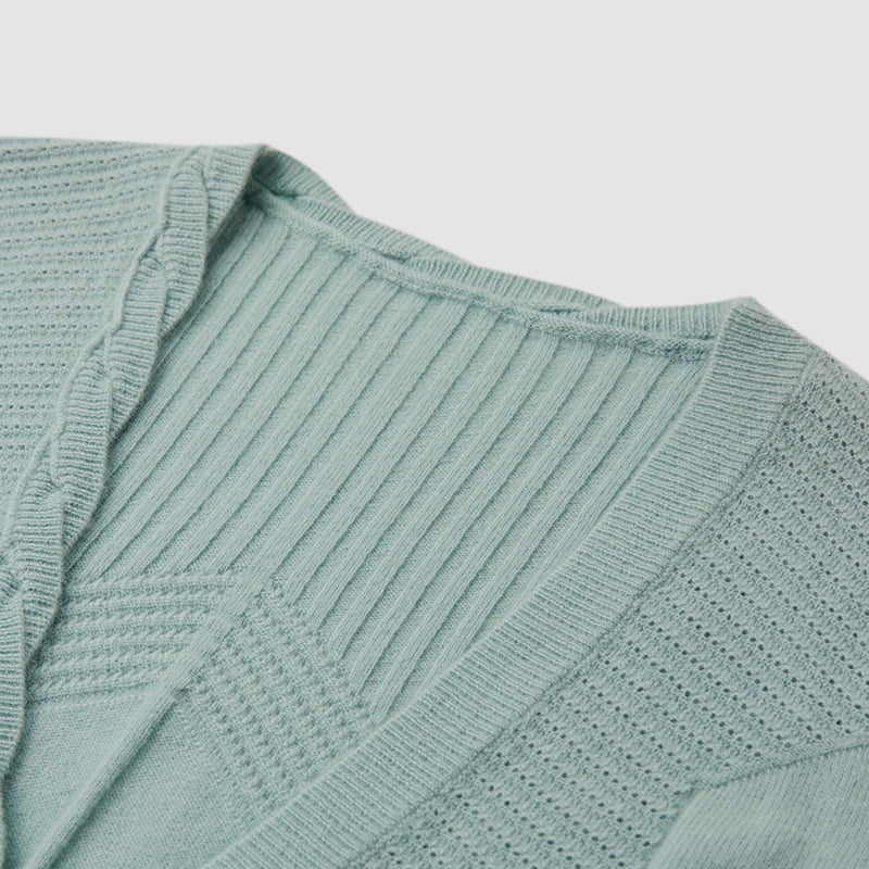 ML2218 V-hals Twist Single-breasted strikket cardigan med kronbladknapper ML2218 V-hals Twist Single-breasted strikket cardigan med kronbladknapper