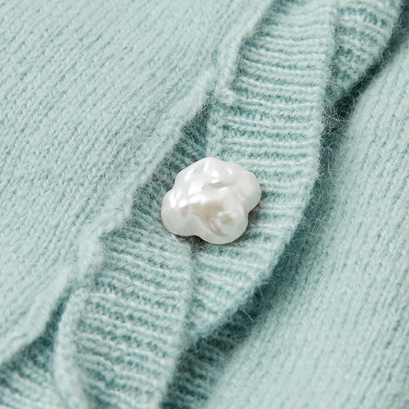 ML2218 V-hals Twist Single-breasted strikket cardigan med kronbladknapper ML2218 V-hals Twist Single-breasted strikket cardigan med kronbladknapper