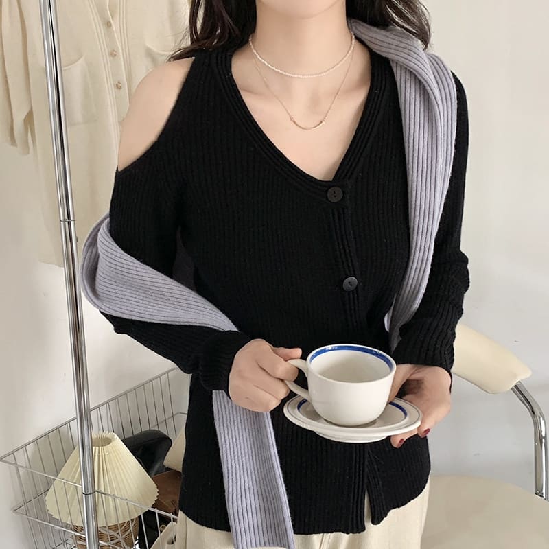SM-K0022 V-hals off-shoulder slank og nisjedesign Langermet strikket cardigan SM-K0022 V-hals off-shoulder slank og nisjedesign Langermet strikket cardigan